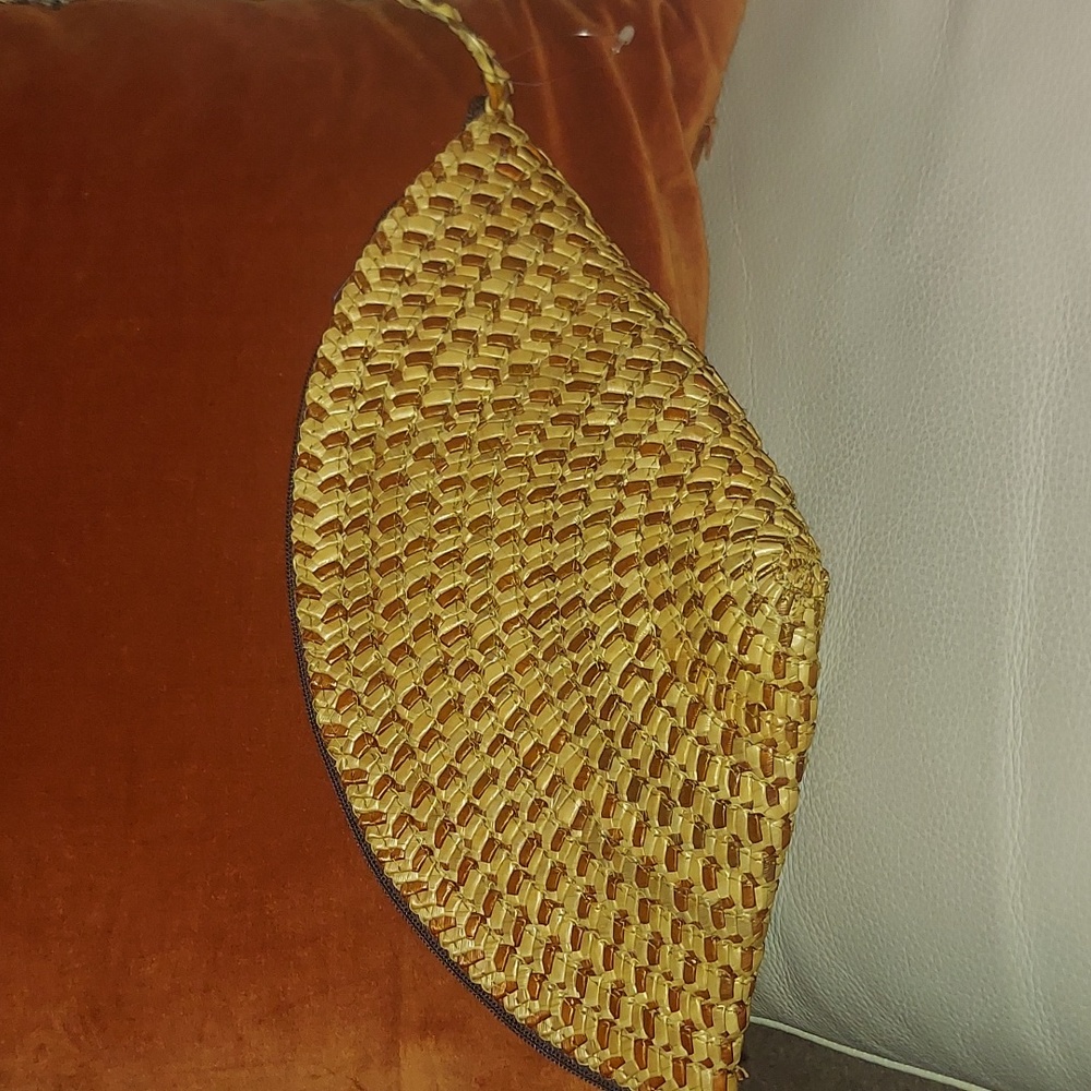 Straw purse